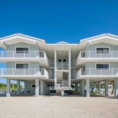 Key Largo Ocean Shore Villa 3 with pool & boat slip
