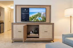 Ritz-Carlton | Spacious 7th Floor Studio - Image 4