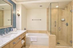 Ritz-Carlton | Spacious 7th Floor Studio - Image 5