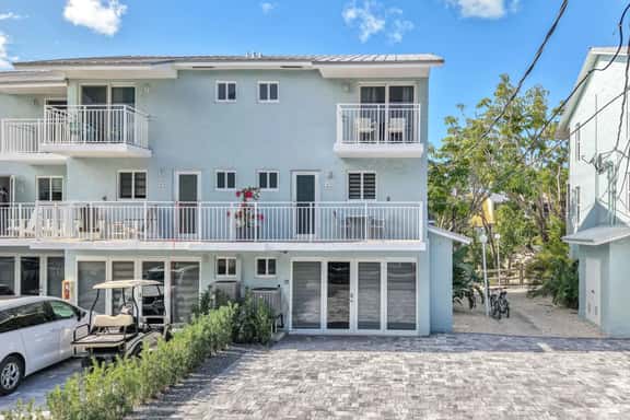 Key Largo Villa, Kawama  K1, 3/3 - Image 1