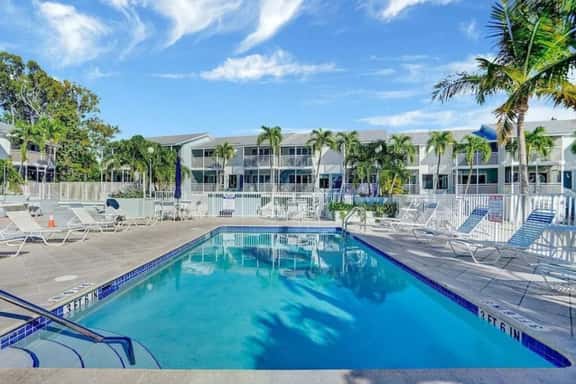 Key Largo Villa, Kawama R5, 3/3 - Image 1