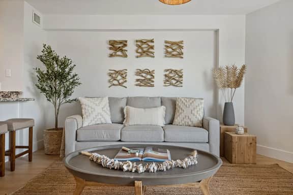 Serene Oceanfront Keys Condo - Image 4
