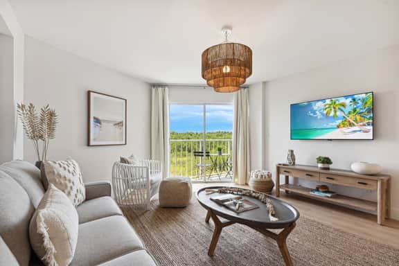 Serene Oceanfront Keys Condo - Image 5