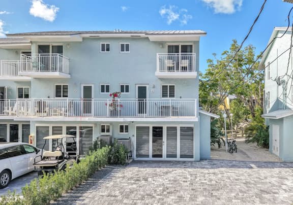Key Largo Villa, Kawama  K1, 3/3 - Image 1
