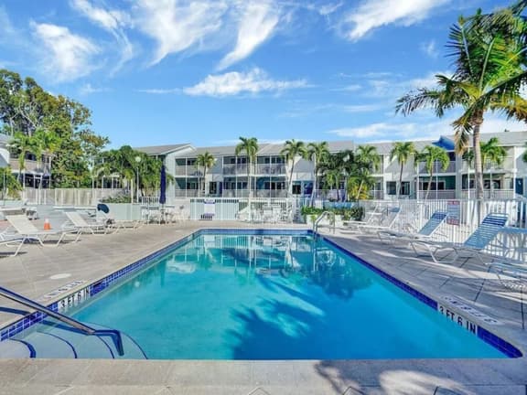 Key Largo Villa, Kawama R5, 3/3 - Image 1